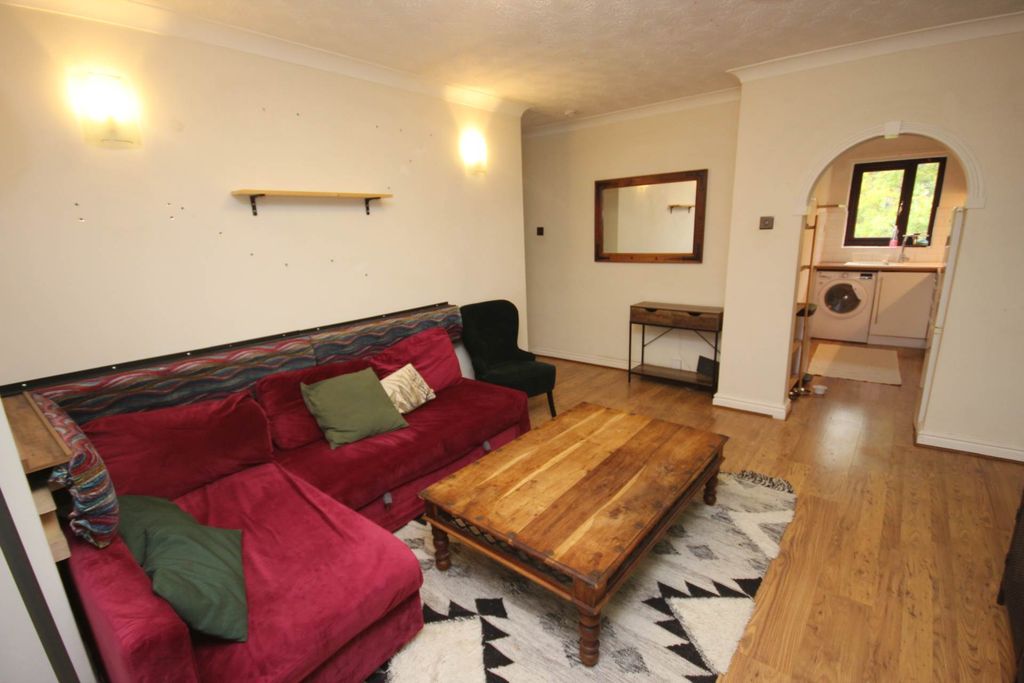 Property photo 2 of 7