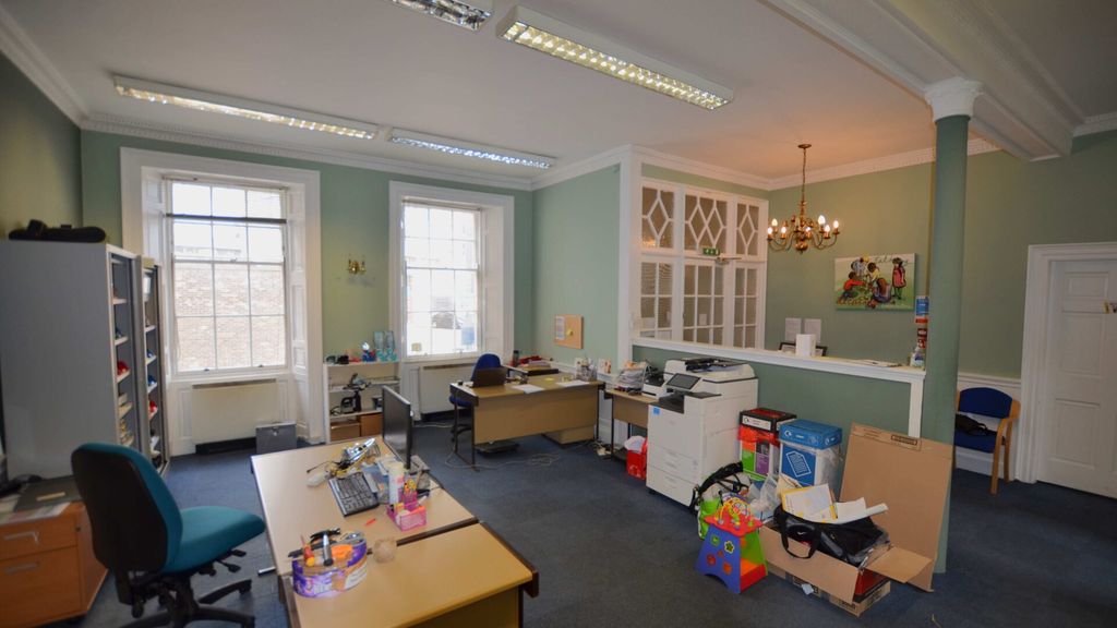 Property photo 3 of 10 Allied-Surveyors-Scotland-161-Constitution Street-