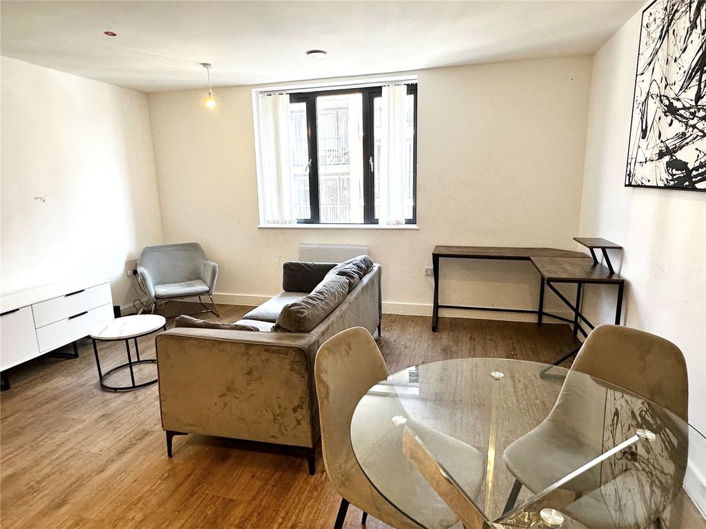 Property photo 3 of 7 Picture 3