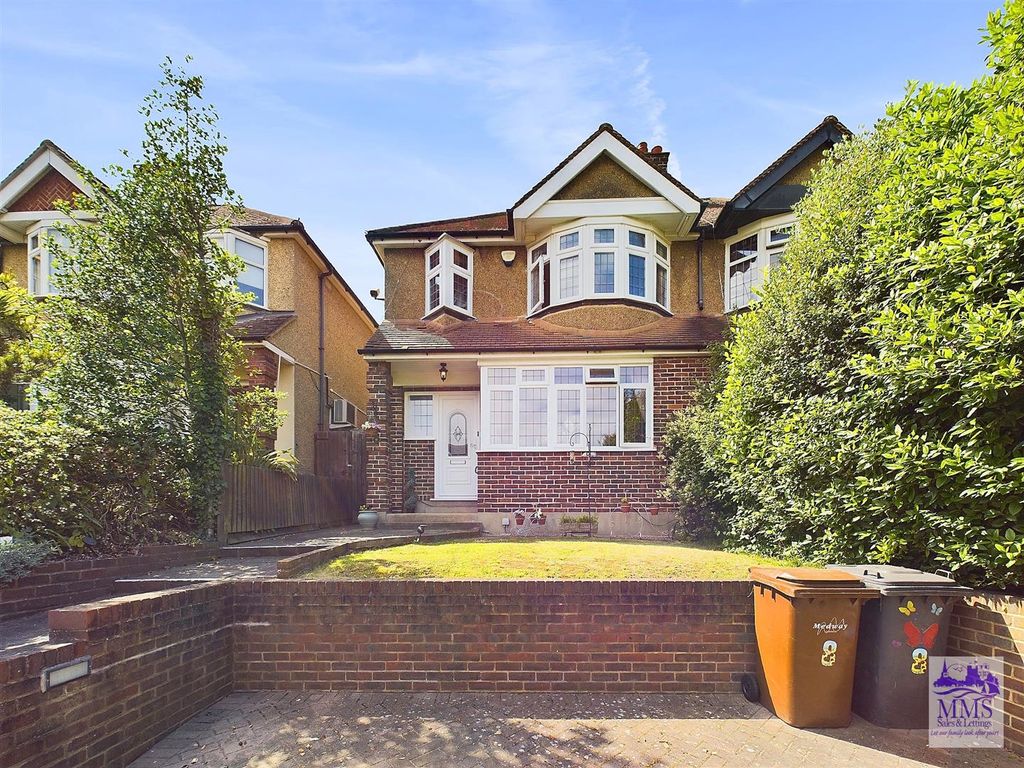Property photo 1 of 26 Cam02633G0-Pr0142-Still034.Jpg