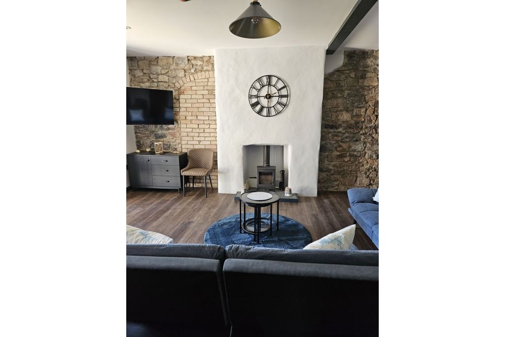 Property photo 2 of 5
