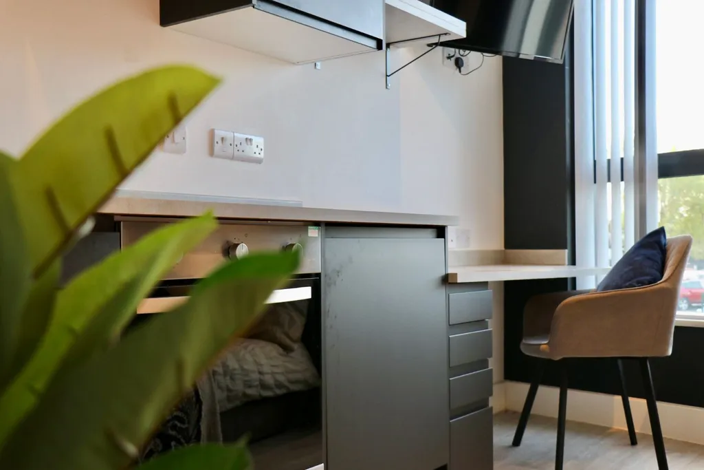 Apartment in Nottingham, Radford - More