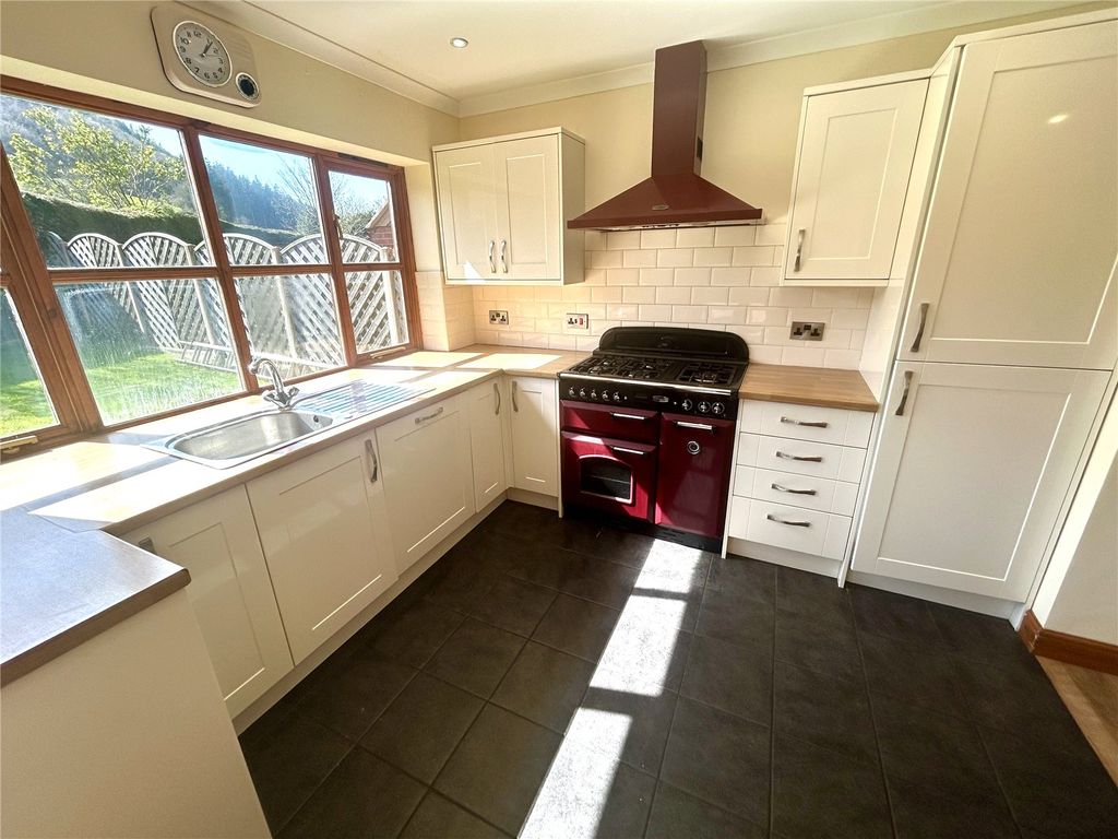 Property photo 2 of 14 Picture No. 25