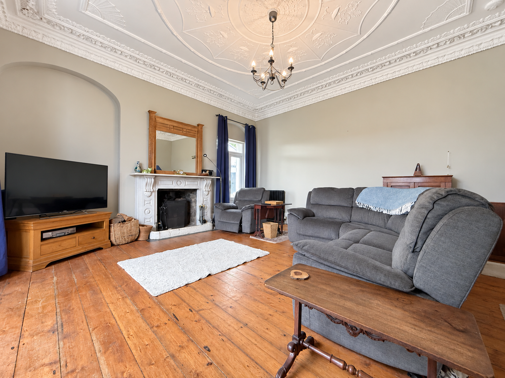 Property photo 3 of 45 1A1D532A-Cbdb-486A-A533-5E9Eb22Cf65C