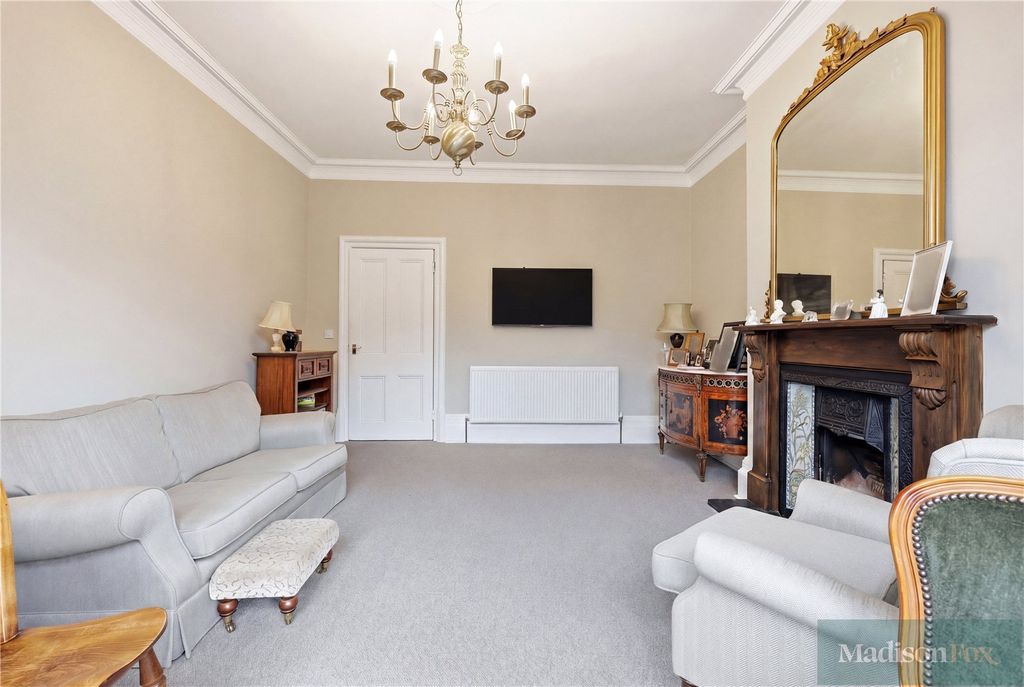 Property photo 3 of 34 Picture No. 52
