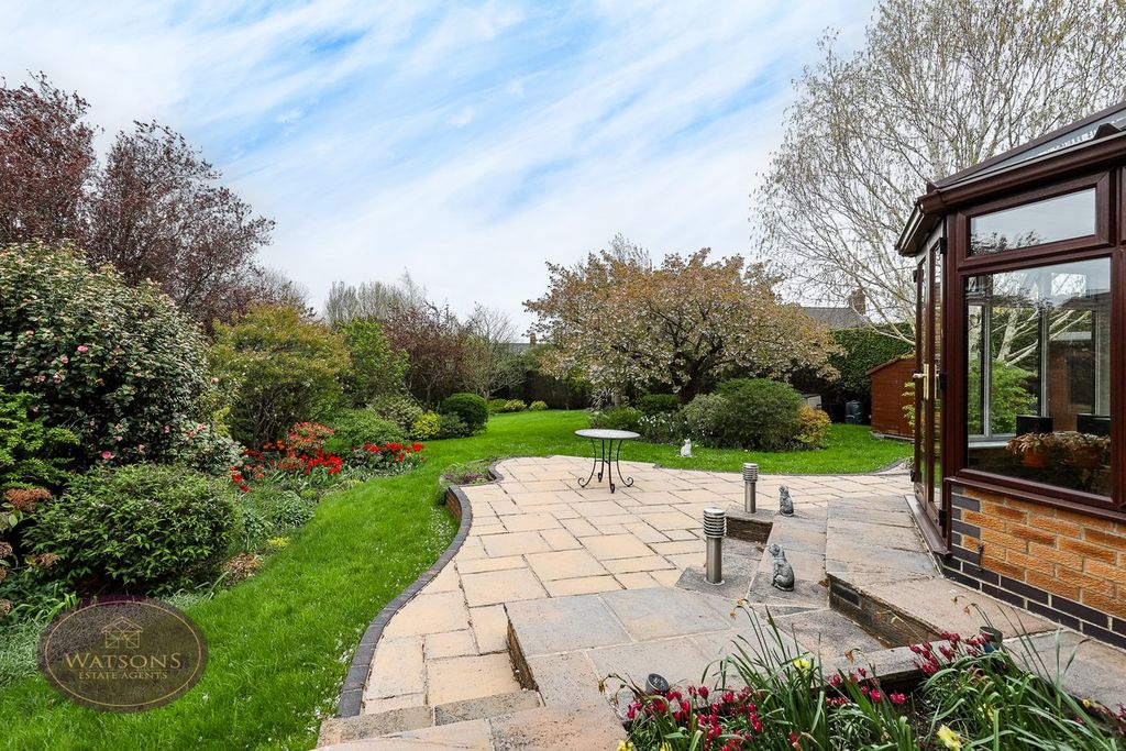 Property photo 2 of 32