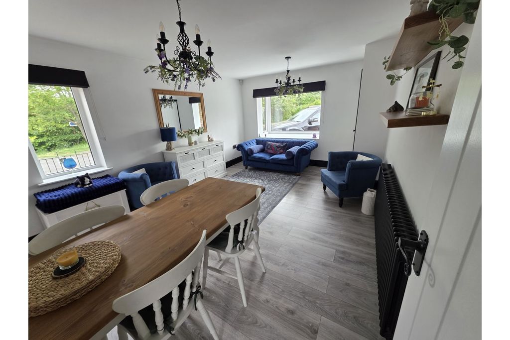 Property photo 3 of 18 Dining / Family Room
