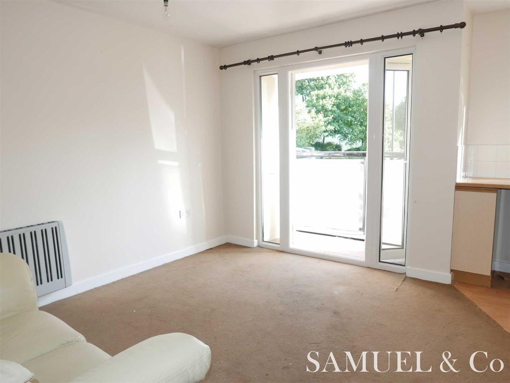 Property photo 2 of 8