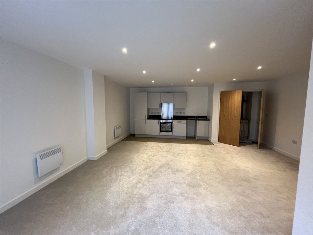 Property photo 3 of 8 Picture No. 02