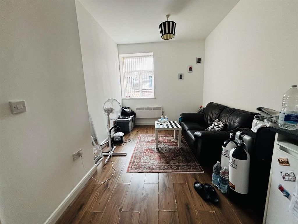 Property photo 2 of 9 Open Plan Living Room / Kitchen: