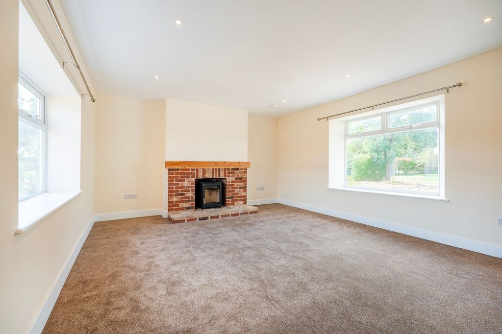 Property photo 3 of 27