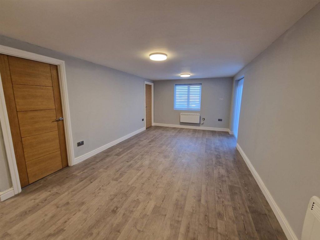 Property photo 2 of 6 Photo