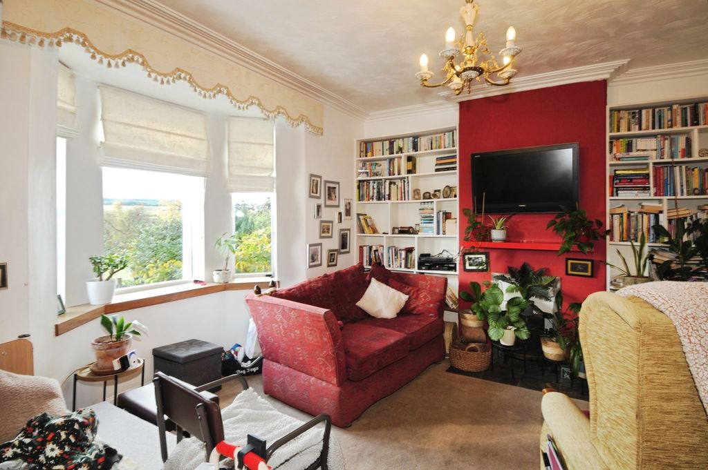 Property photo 2 of 17 Photo