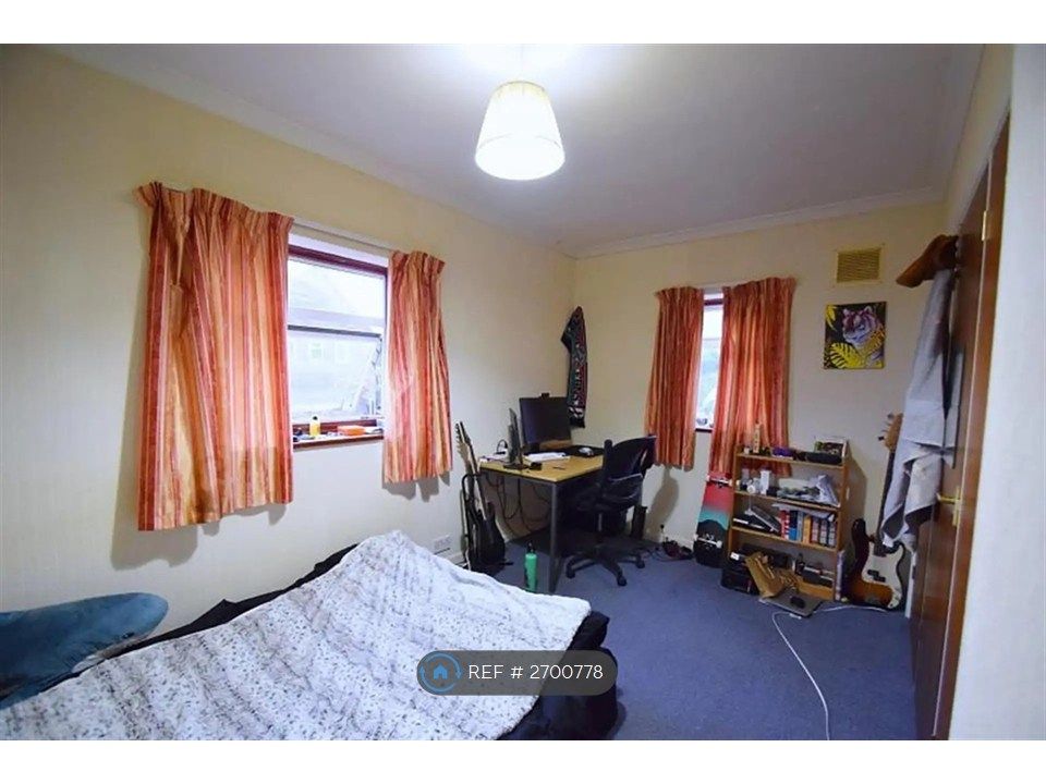 Property photo 3 of 7 Bedroom