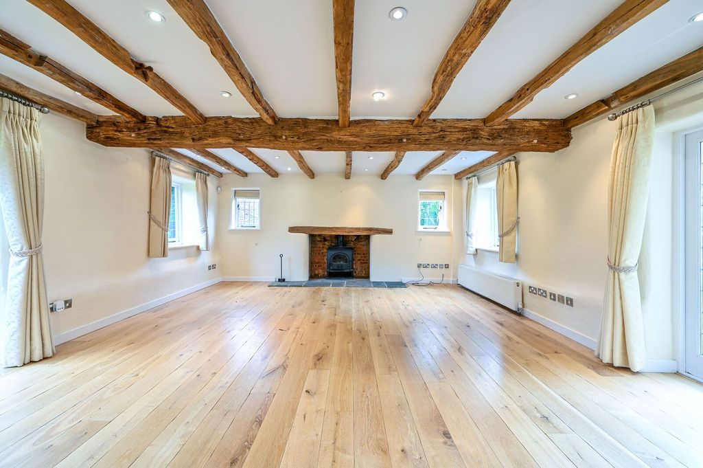 Property photo 2 of 39