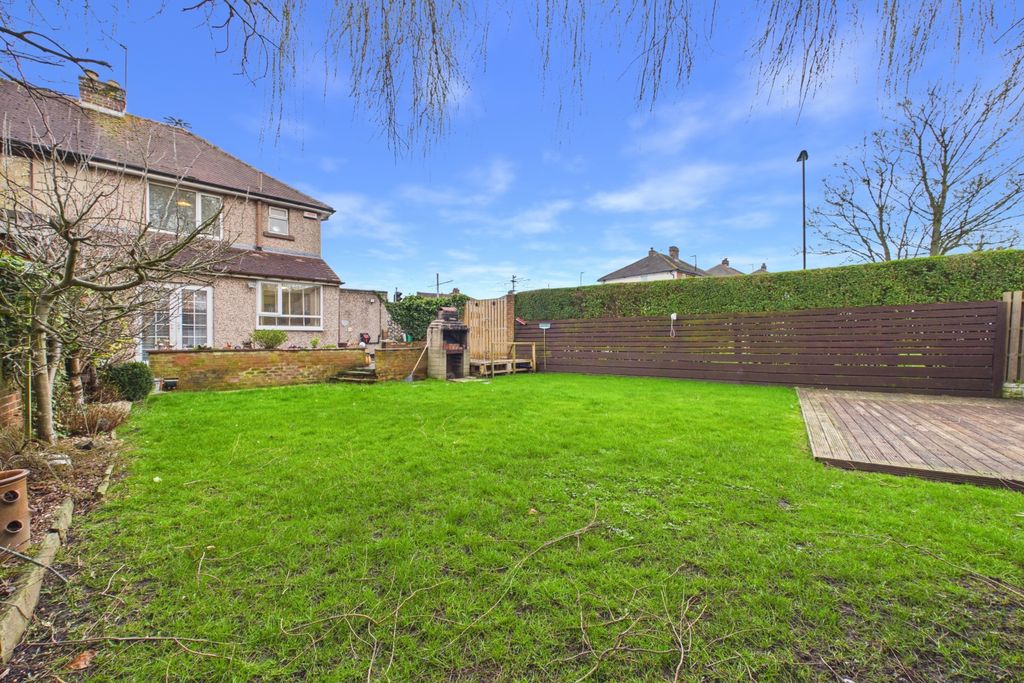 Property photo 2 of 28 Garden