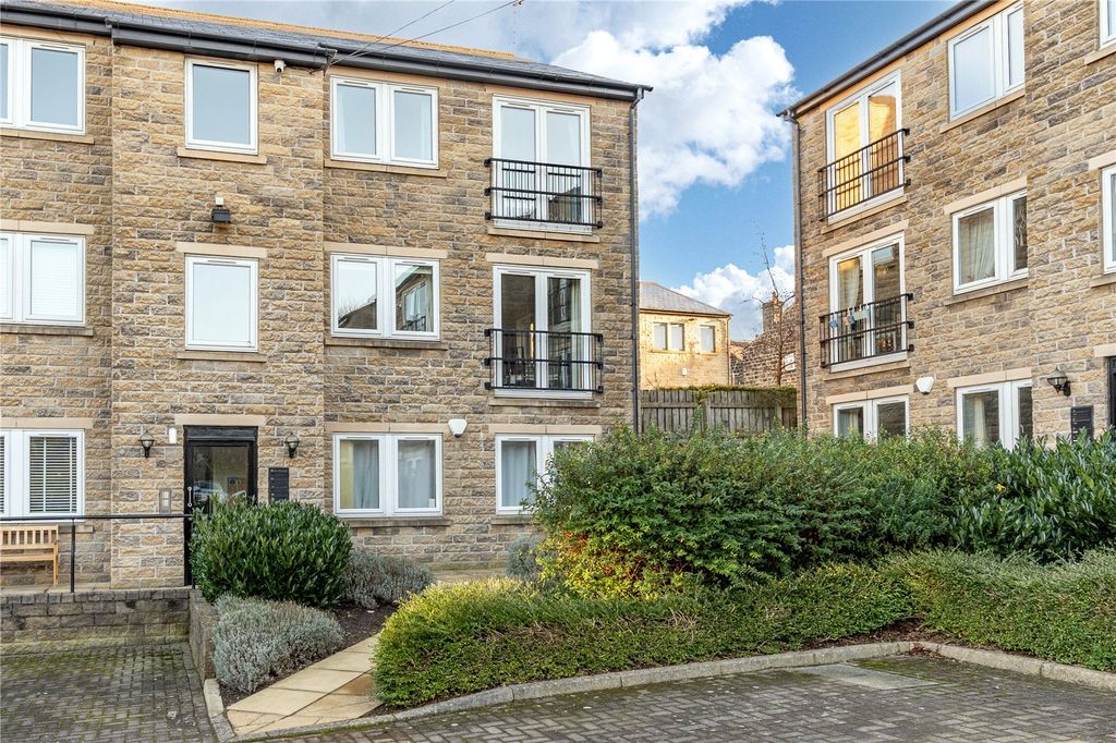 Property photo 1 of 13 Front