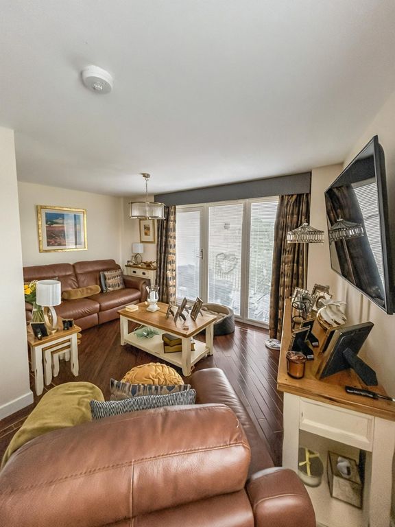 Property photo 2 of 22