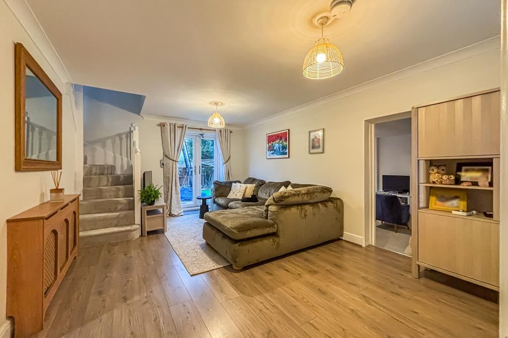 Property photo 2 of 14 Lounge