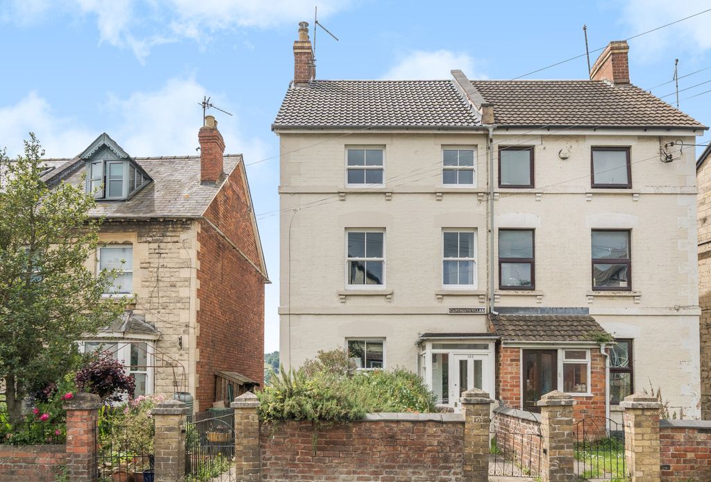 Property photo 1 of 20 1296561-1-68383E3...