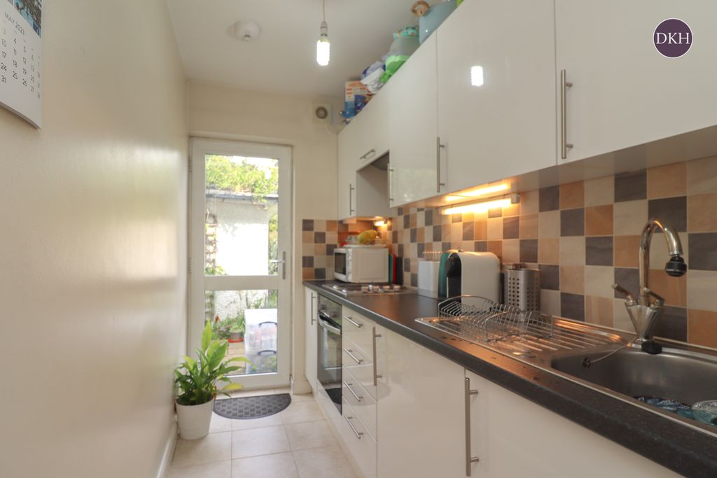 Property photo 3 of 5 Photo 03