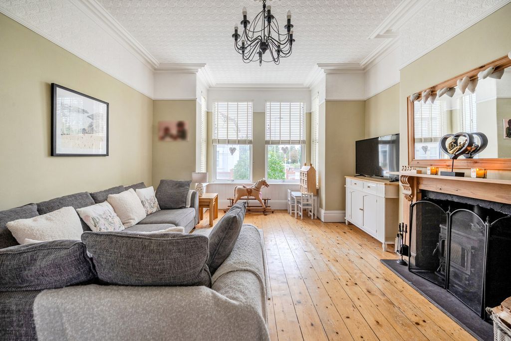 Property photo 2 of 21 1530421-7-1A1204F...