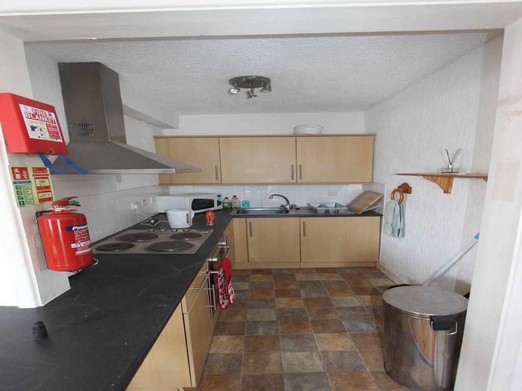 Property photo 2 of 2 Kitchen