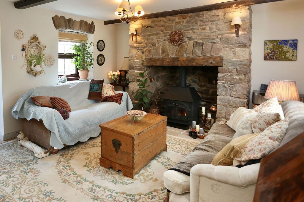 Property photo 3 of 41