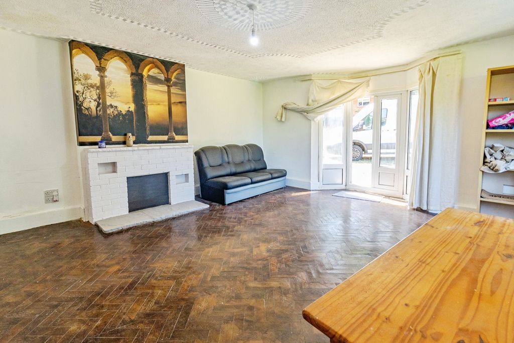 Additional image 8 of 3 bed semi-detached house for saleCardington Road, Bedford MK42