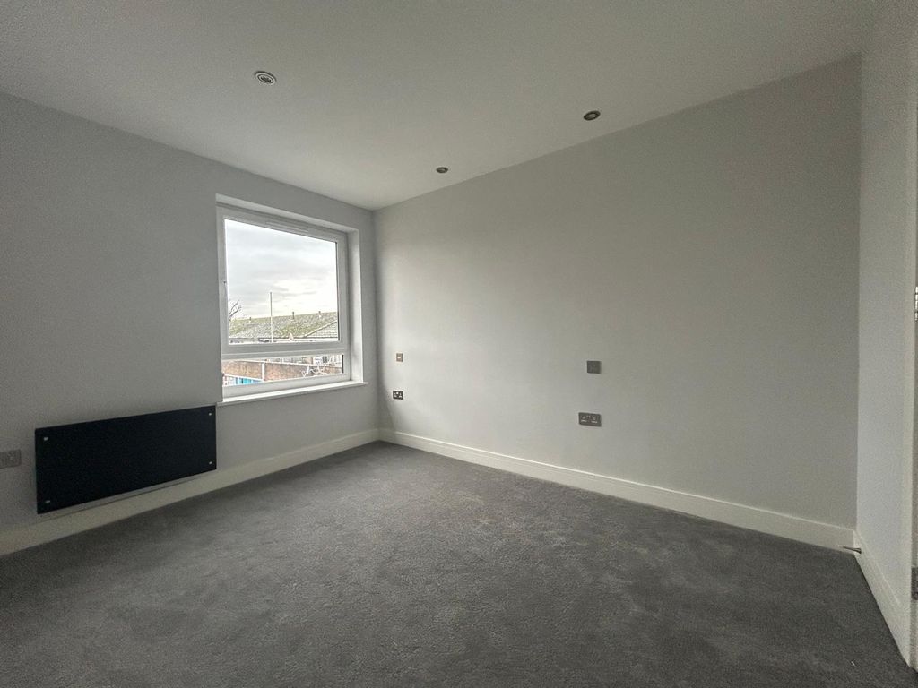 Property photo 1 of 5 Bedroom 1