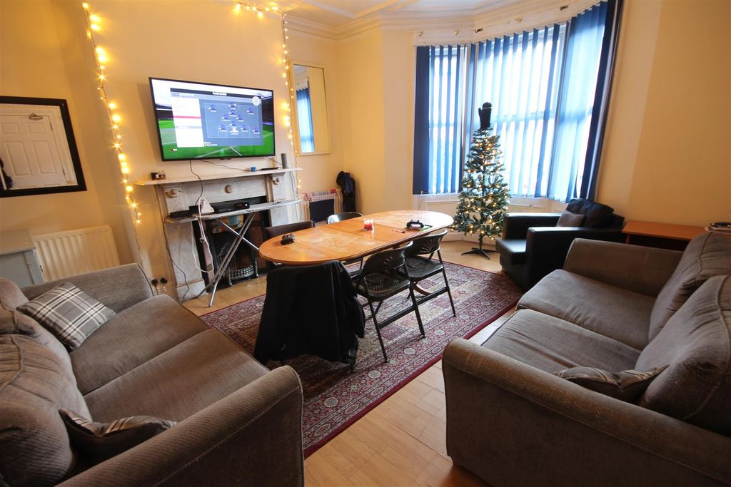 Property photo 3 of 11 1.Jpg