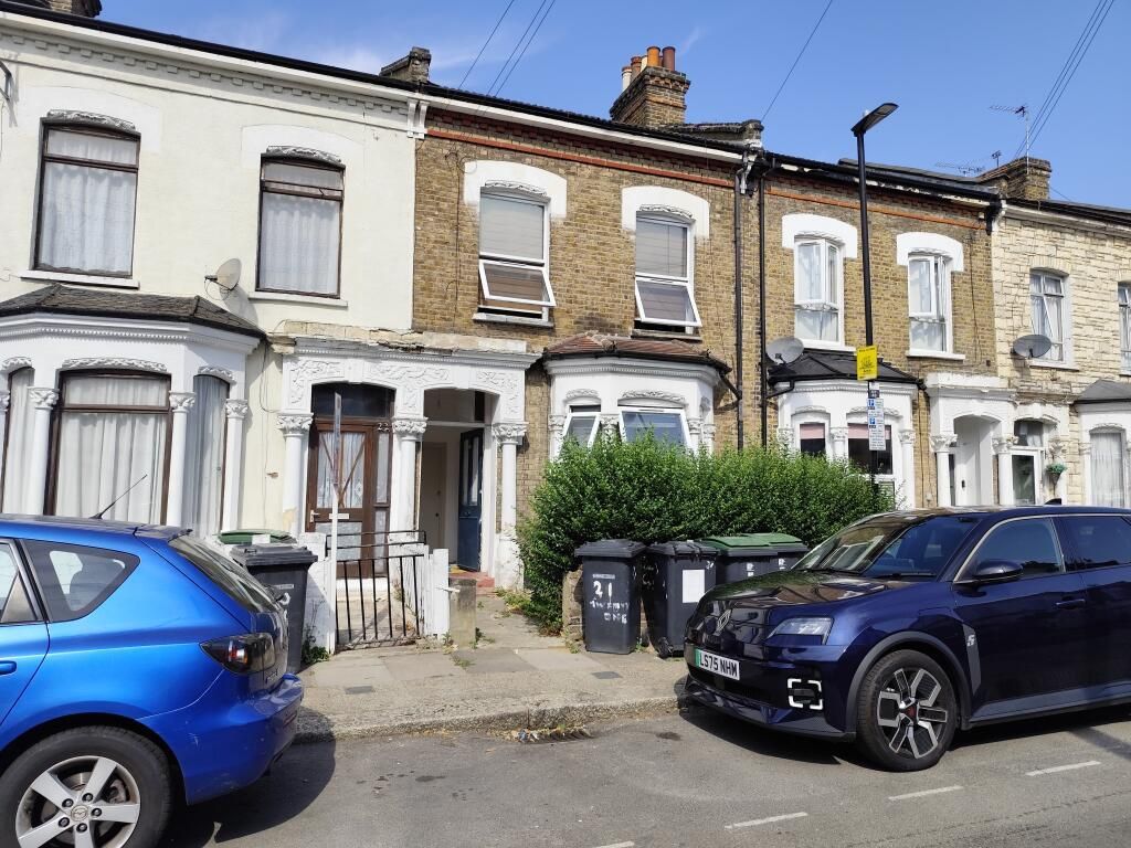Property photo 1 of 8 Newlyn Road N17