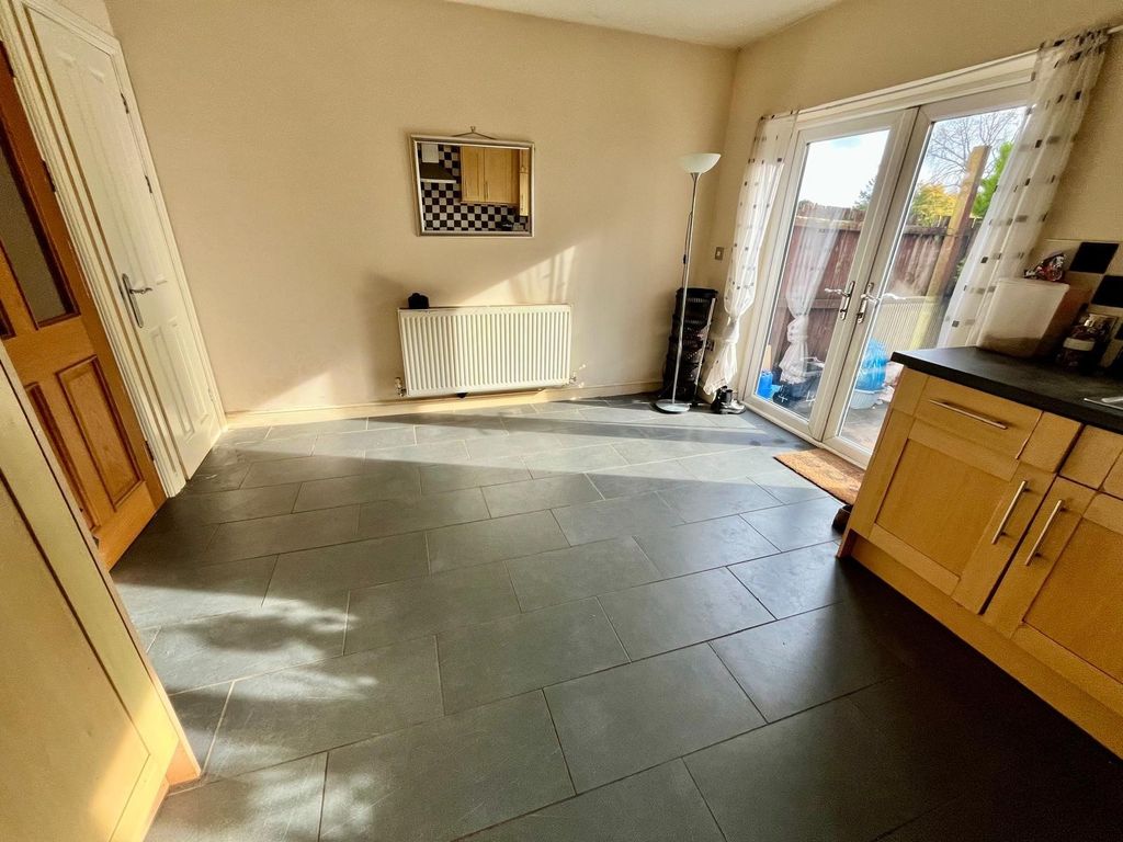 Property photo 2 of 18 Dining Area