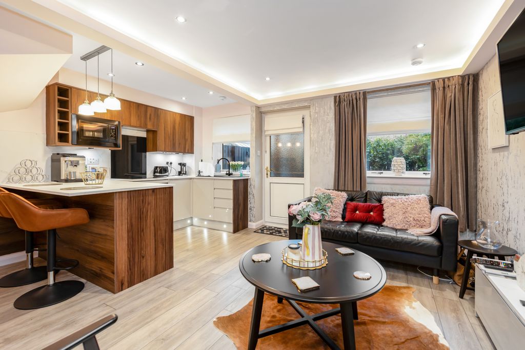 Property photo 3 of 12 Property Image 3