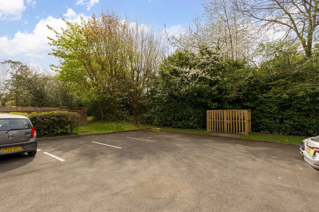 Additional image 11 of 2 bed flat for saleManning Close, East Grinstead RH19