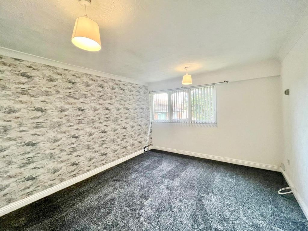 Property photo 2 of 6 Lounge