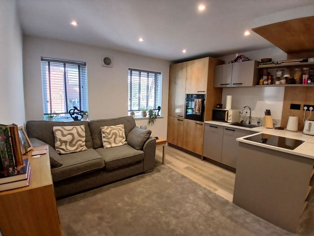 Property photo 2 of 25 10Rivon3948420260810-Interior-2-J9Hefw8Ctgtkrjtt.Jpg
