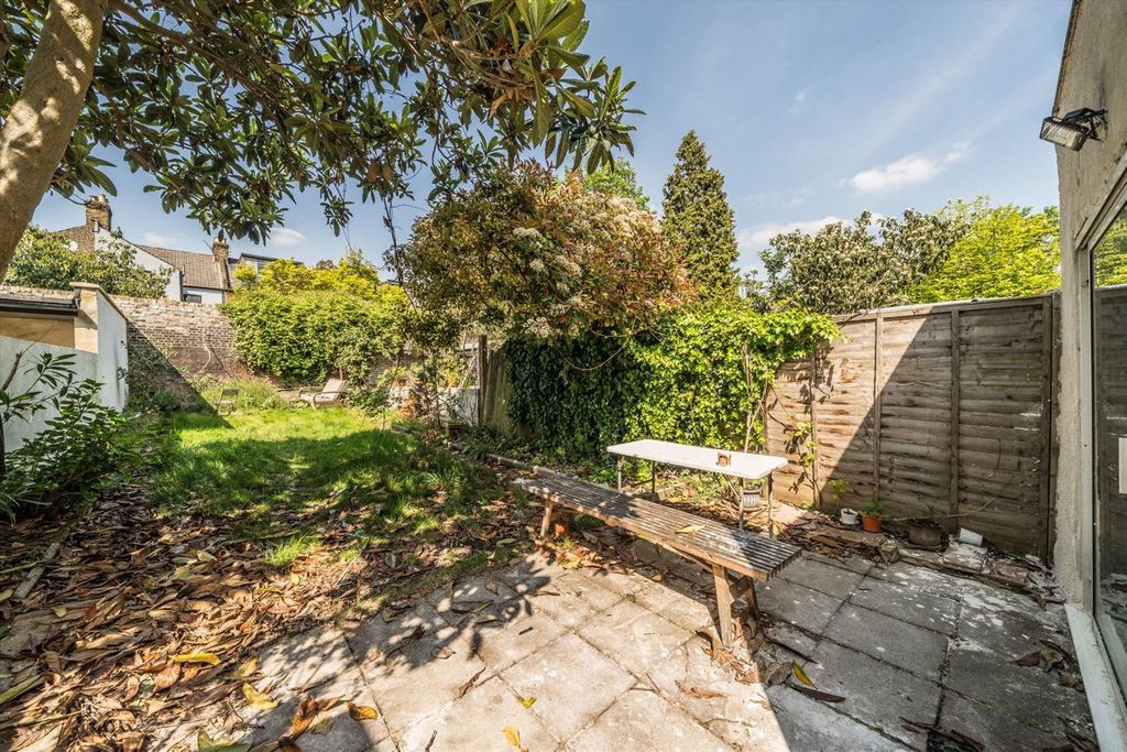 Property photo 3 of 11