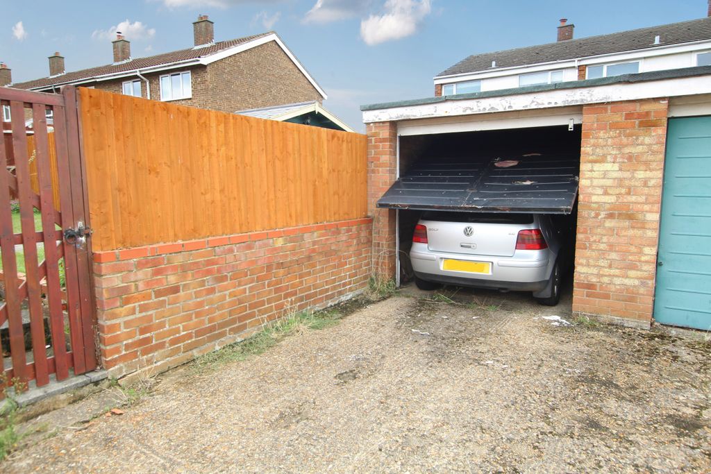 Property photo 3 of 12