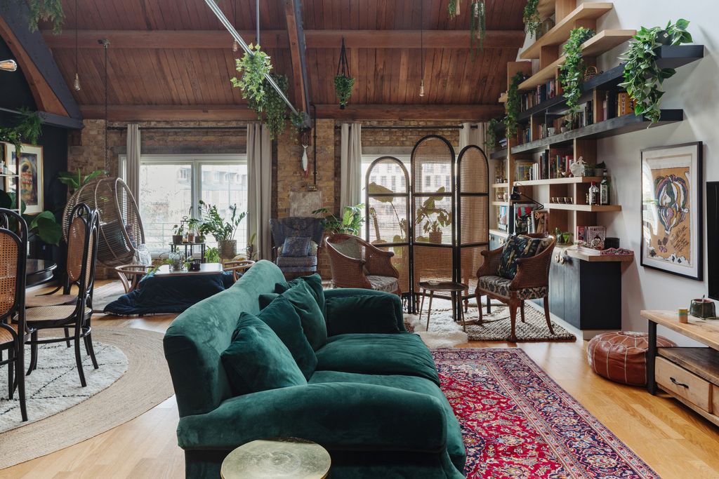 Property photo 1 of 25 331806 - 10-St-Gabriels-Manor-015.Jpg