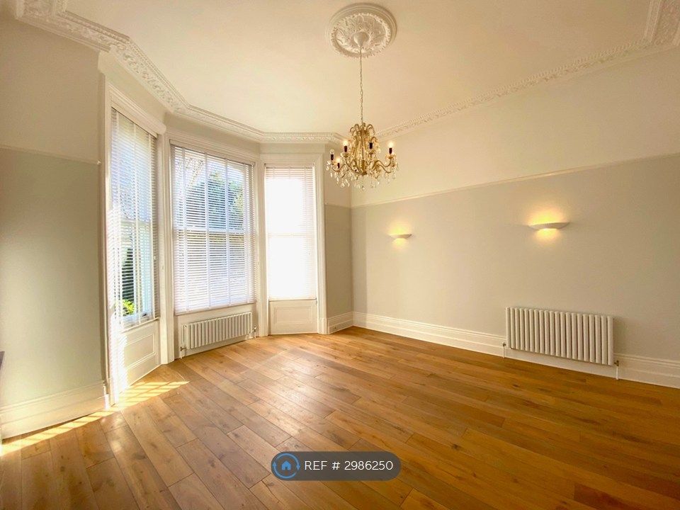 Property photo 2 of 17 Living Room