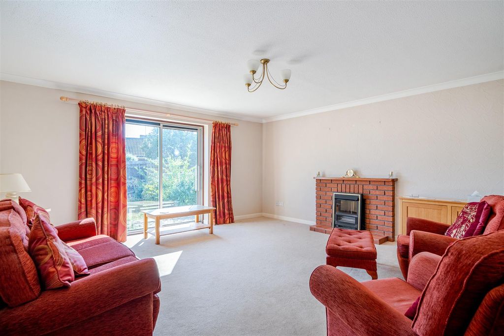 Property photo 2 of 14 19-6A7Ae62F3Fc03-1503866-19Ff00Ddc459c-19-19.Jpg
