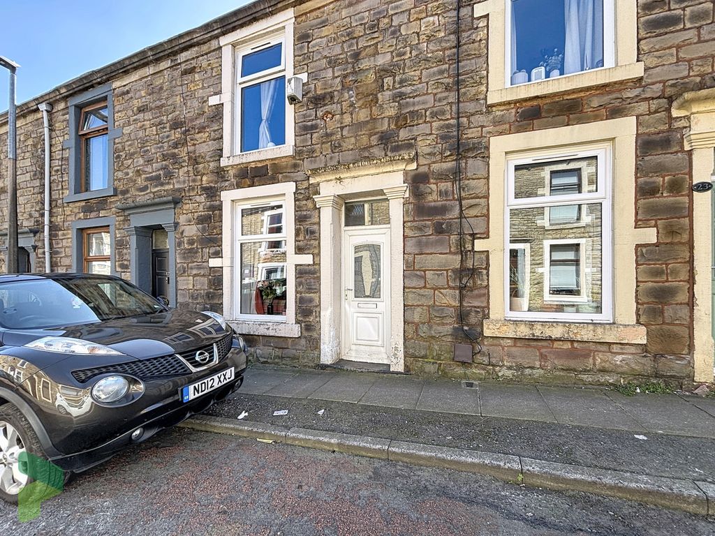 Property photo 2 of 9 Front Exterior