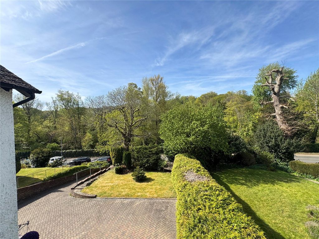 Property photo 2 of 28 Picture No. 34
