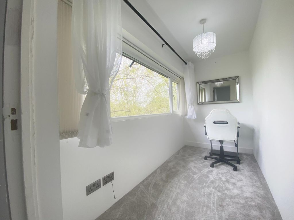 Property photo 3 of 8 Photo 3