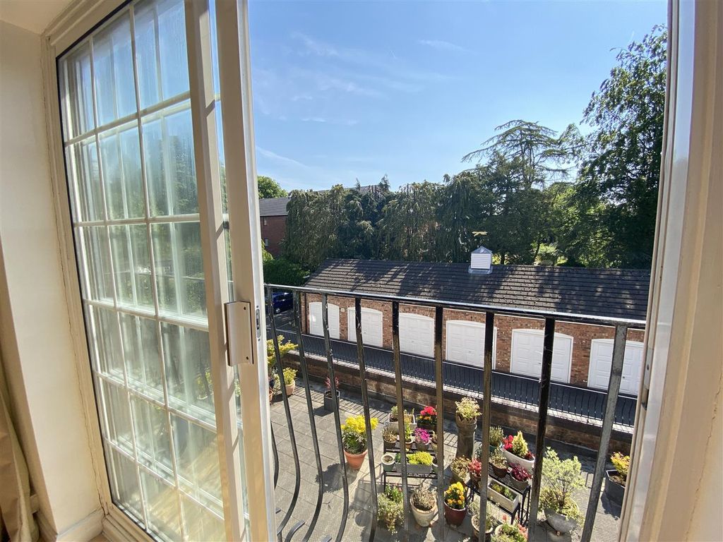 Property photo 3 of 11