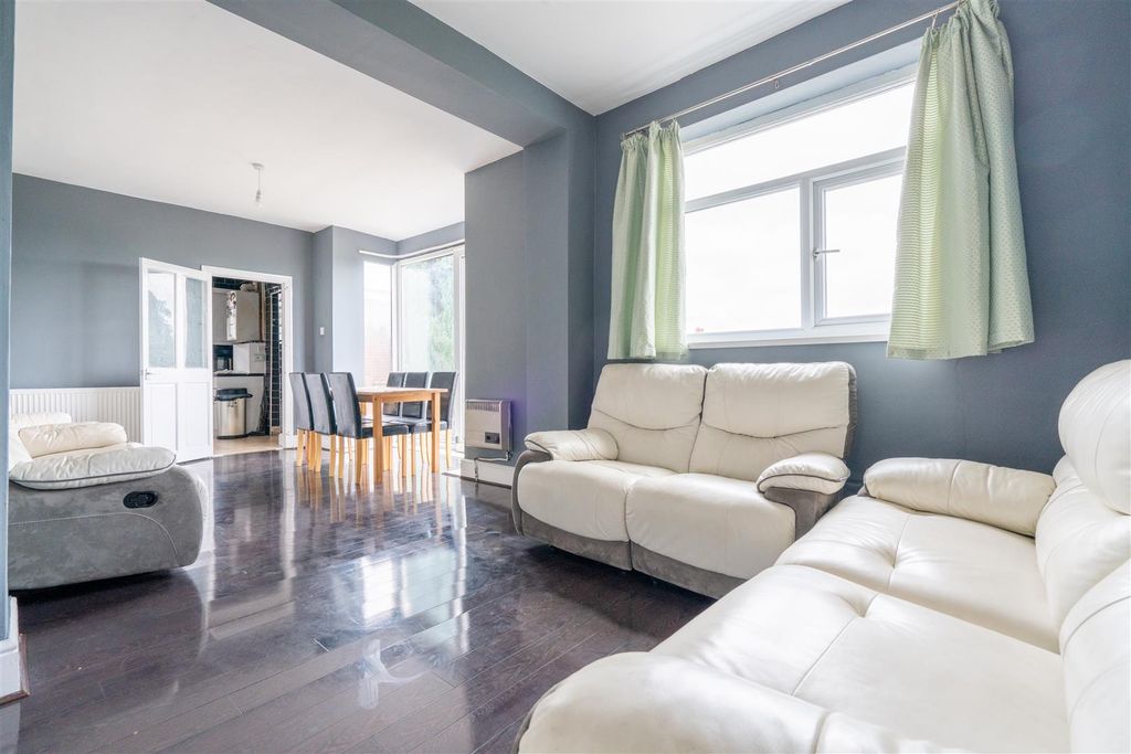 Property photo 3 of 16 Family Room 2.Jpg