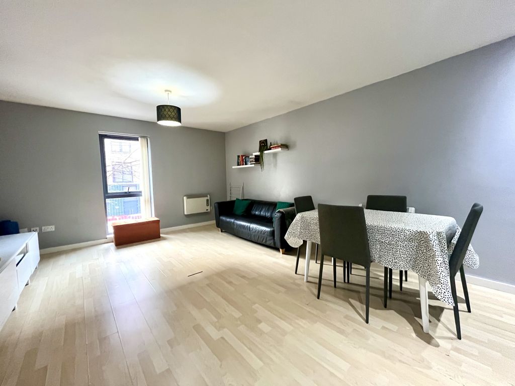 Property photo 2 of 10 Lounge