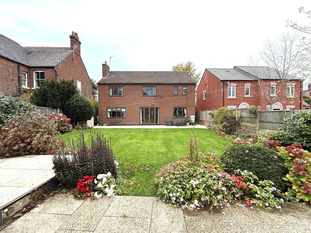 Property photo 2 of 28 6A Landor Ext.Jpeg