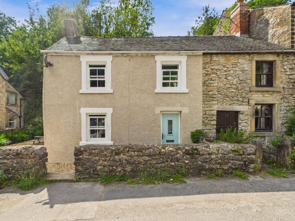Property photo 1 of 18 Outside